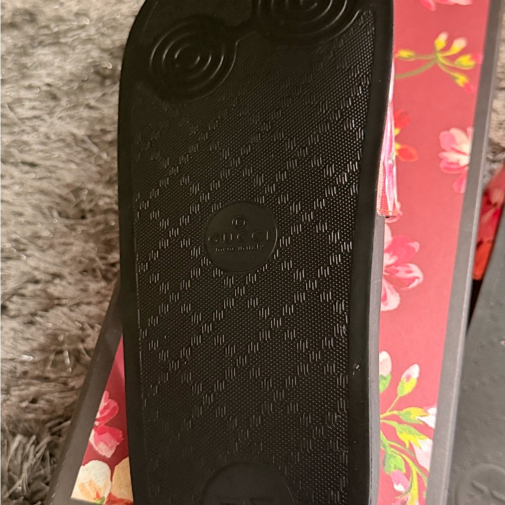 Gucci Black Rubber Logo Slide Sandals